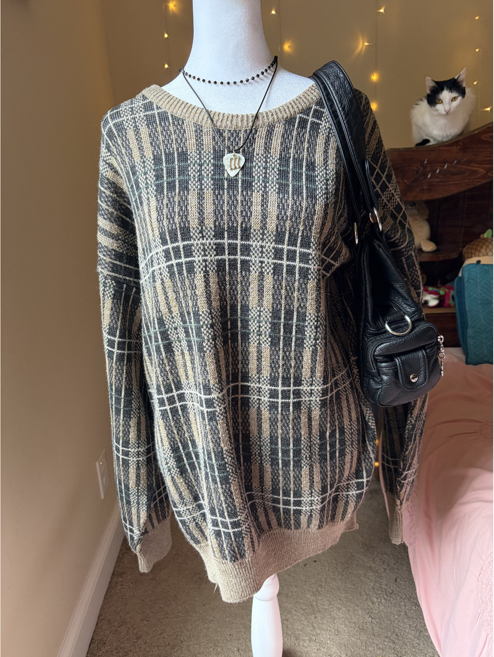 Vintage 90s knit pullover from Jantzen features a gorgeous earthy plaid design
